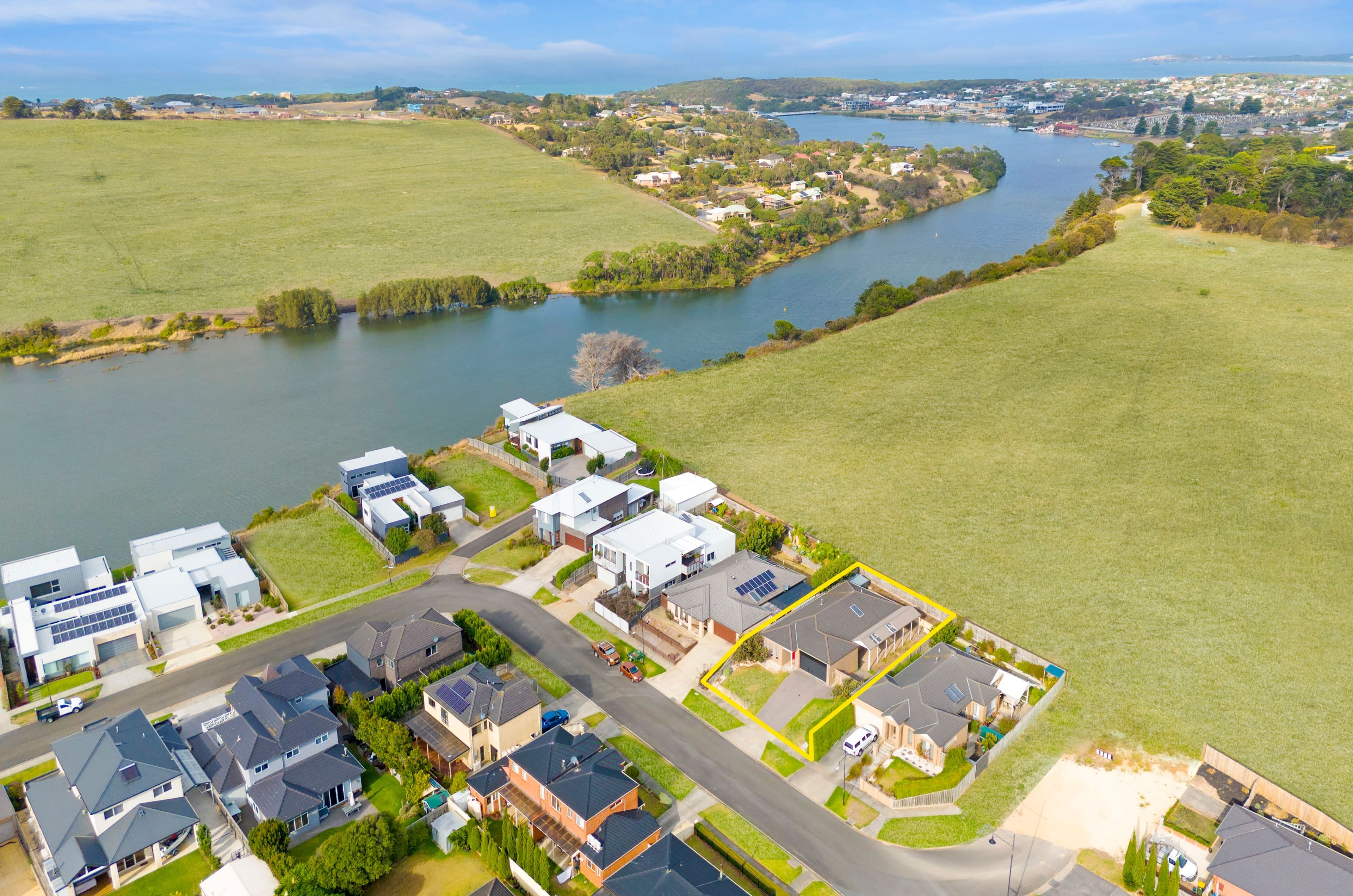 7 Napthine Terrace, Warrnambool VIC 3280, Warrnambool - Thumbnail 2