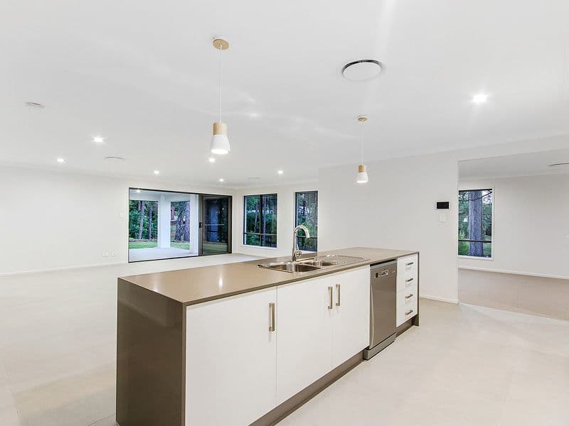 121 Glade Drive, Gaven QLD 4211, Gaven - Thumbnail 6