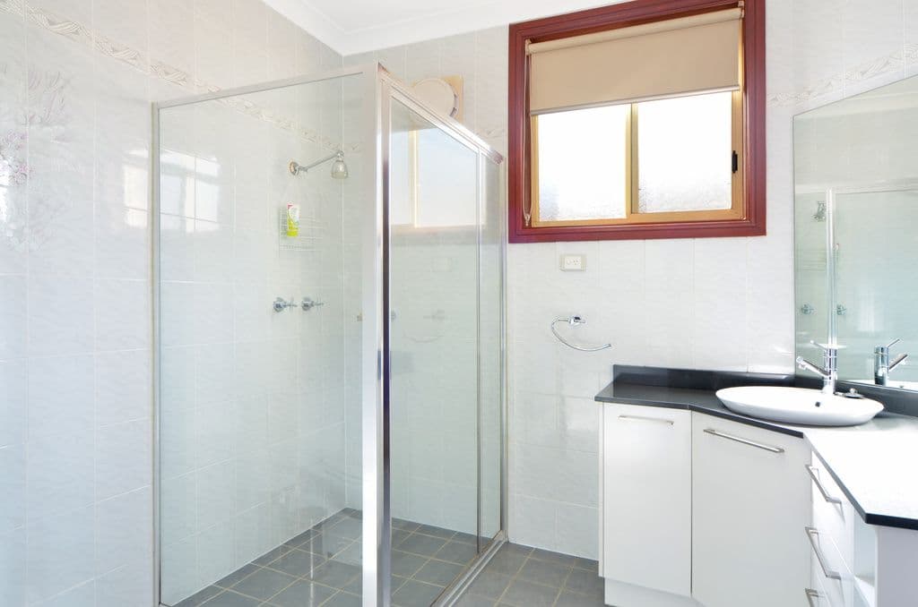 151 Lake Entrance Road, Barrack Heights - Thumbnail 3