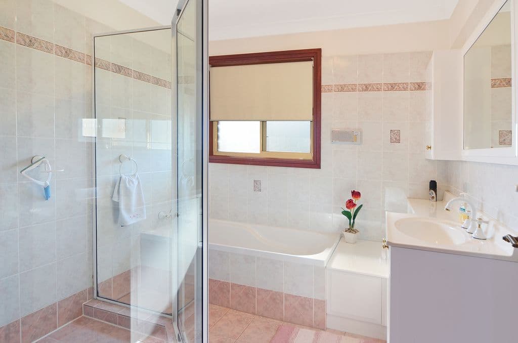 151 Lake Entrance Road, Barrack Heights - Thumbnail 6