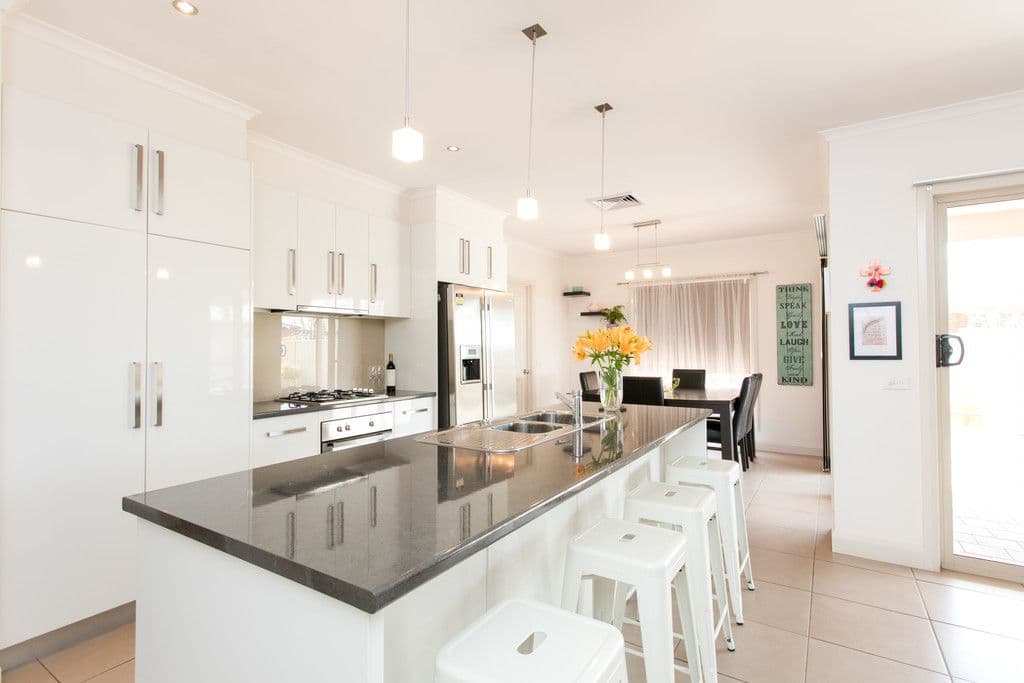 10 Rhymney Court, Mildura VIC 3500, Mildura - Thumbnail 2