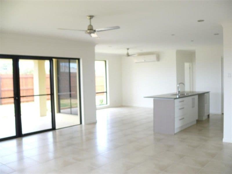 205 Long Street, POINT VERNON QLD 4655, Point Vernon - Thumbnail 2