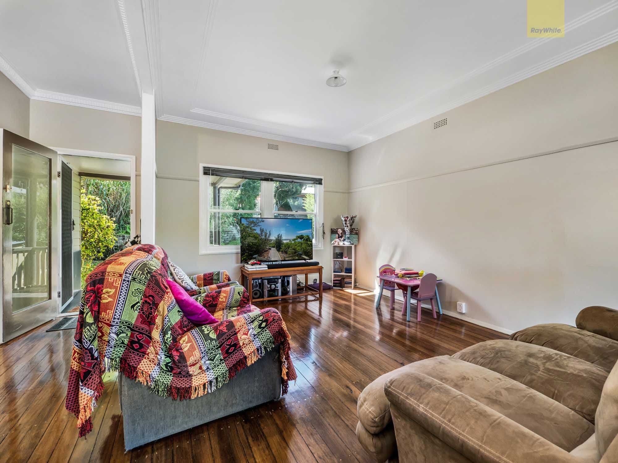 3 Showview Street, Girards Hill - Thumbnail 8