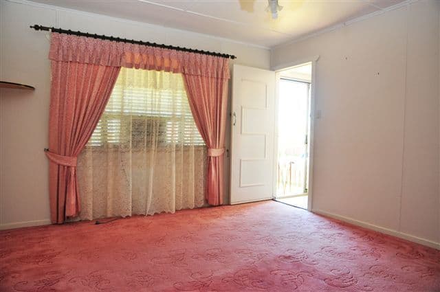 4 Walker Street, HARRISTOWN QLD 4350, Harristown - Thumbnail 5