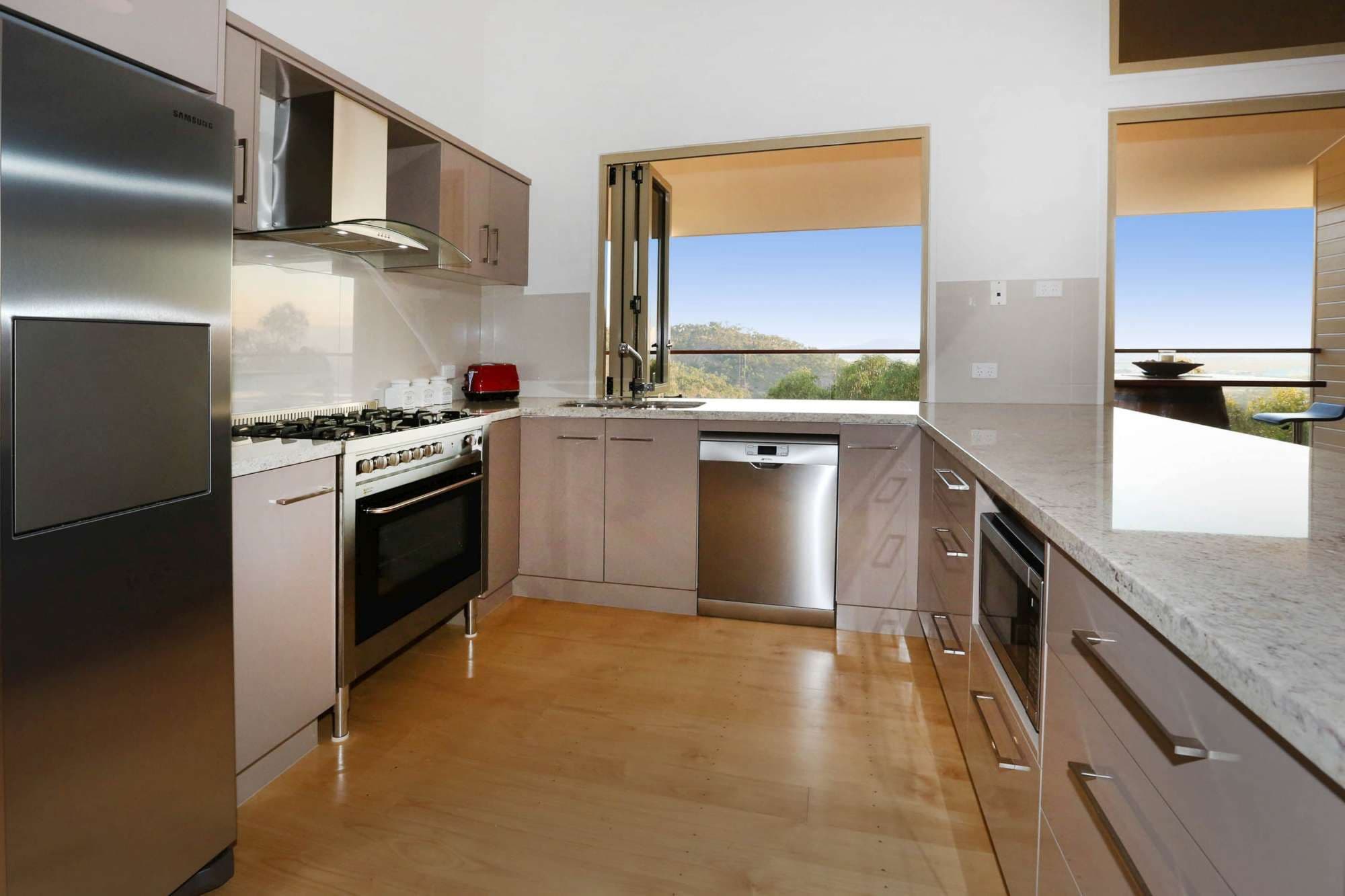 20 The Point, CASTLE HILL QLD 4810, Castle Hill - Thumbnail 5