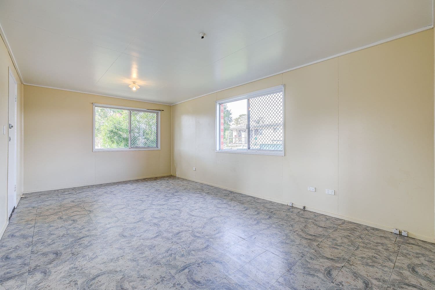 8 Brownvale Street, Logan Central QLD 4114, Logan Central - Thumbnail 3