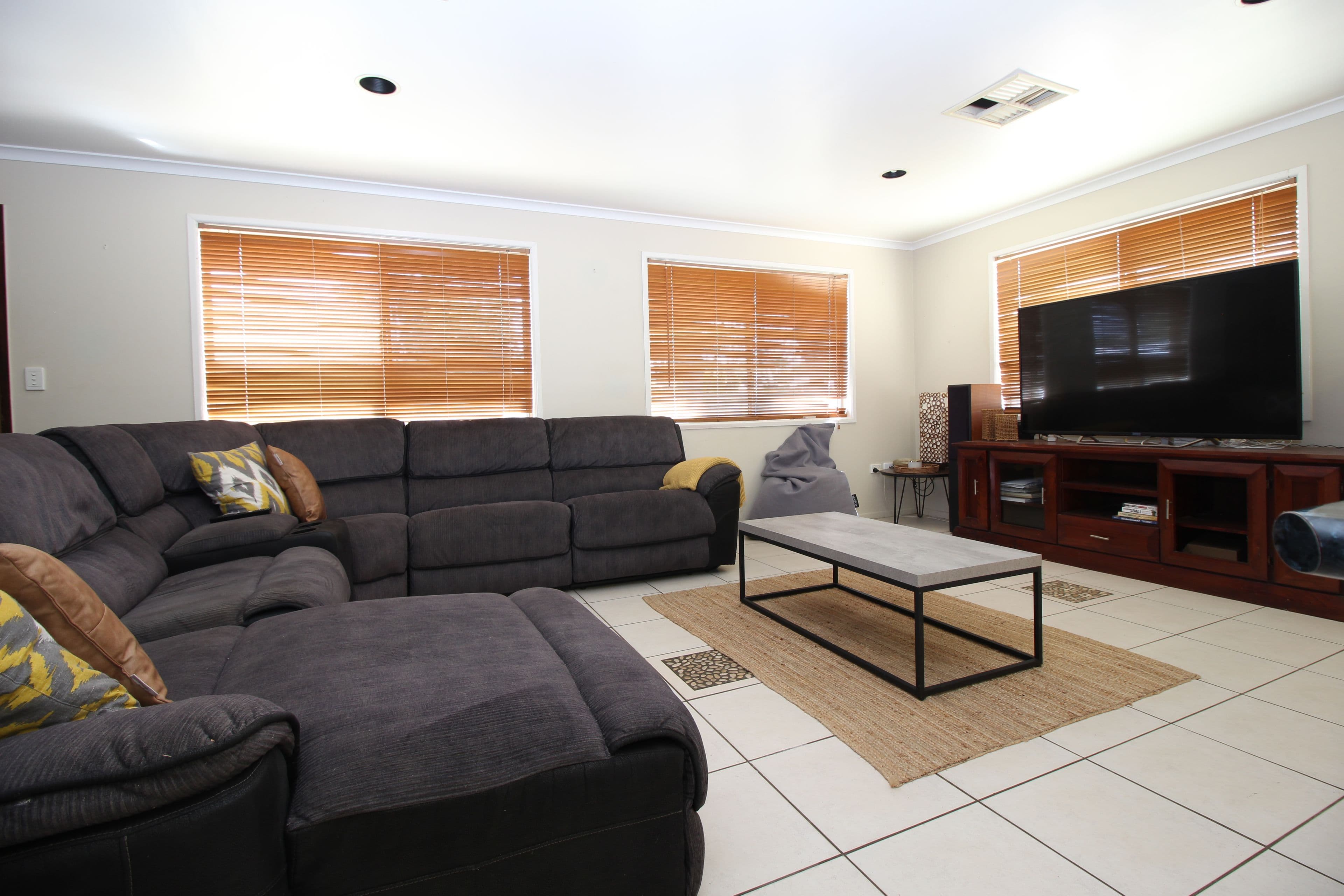 14 Pill Street, Emerald QLD 4720, Emerald - Thumbnail 3