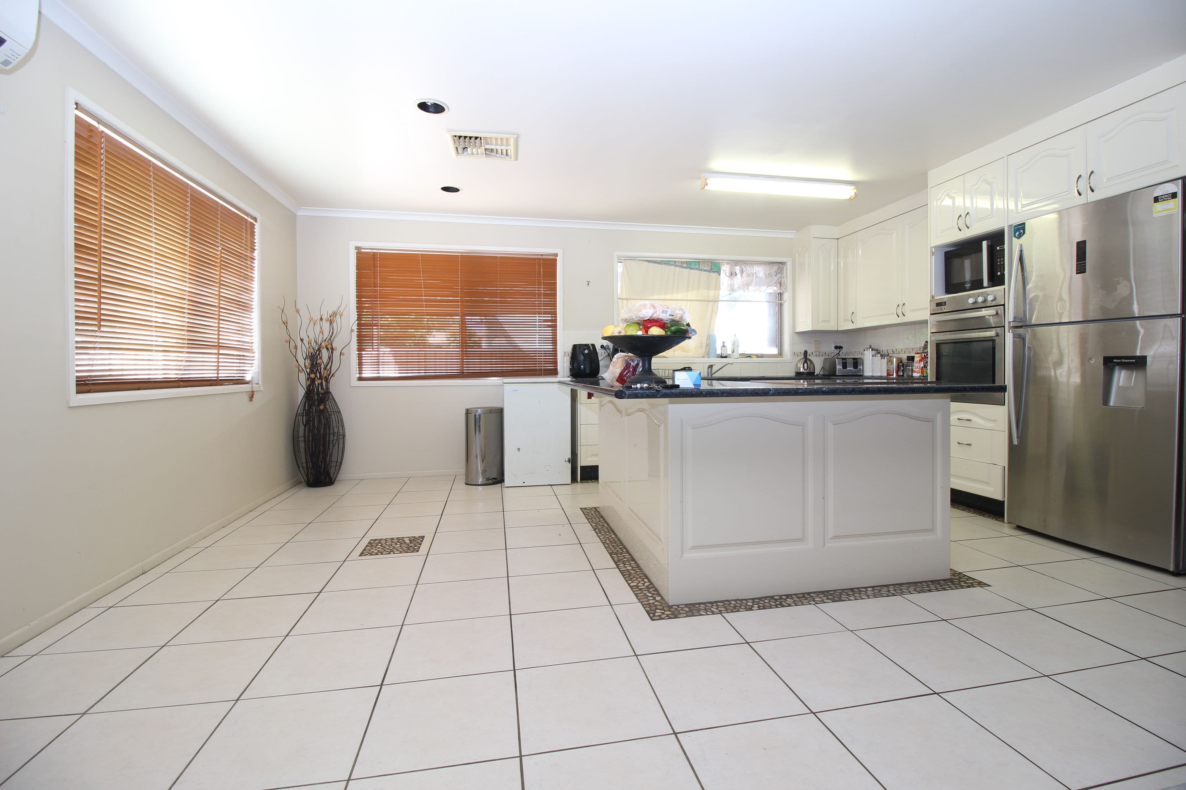 14 Pill Street, Emerald QLD 4720, Emerald - Thumbnail 8