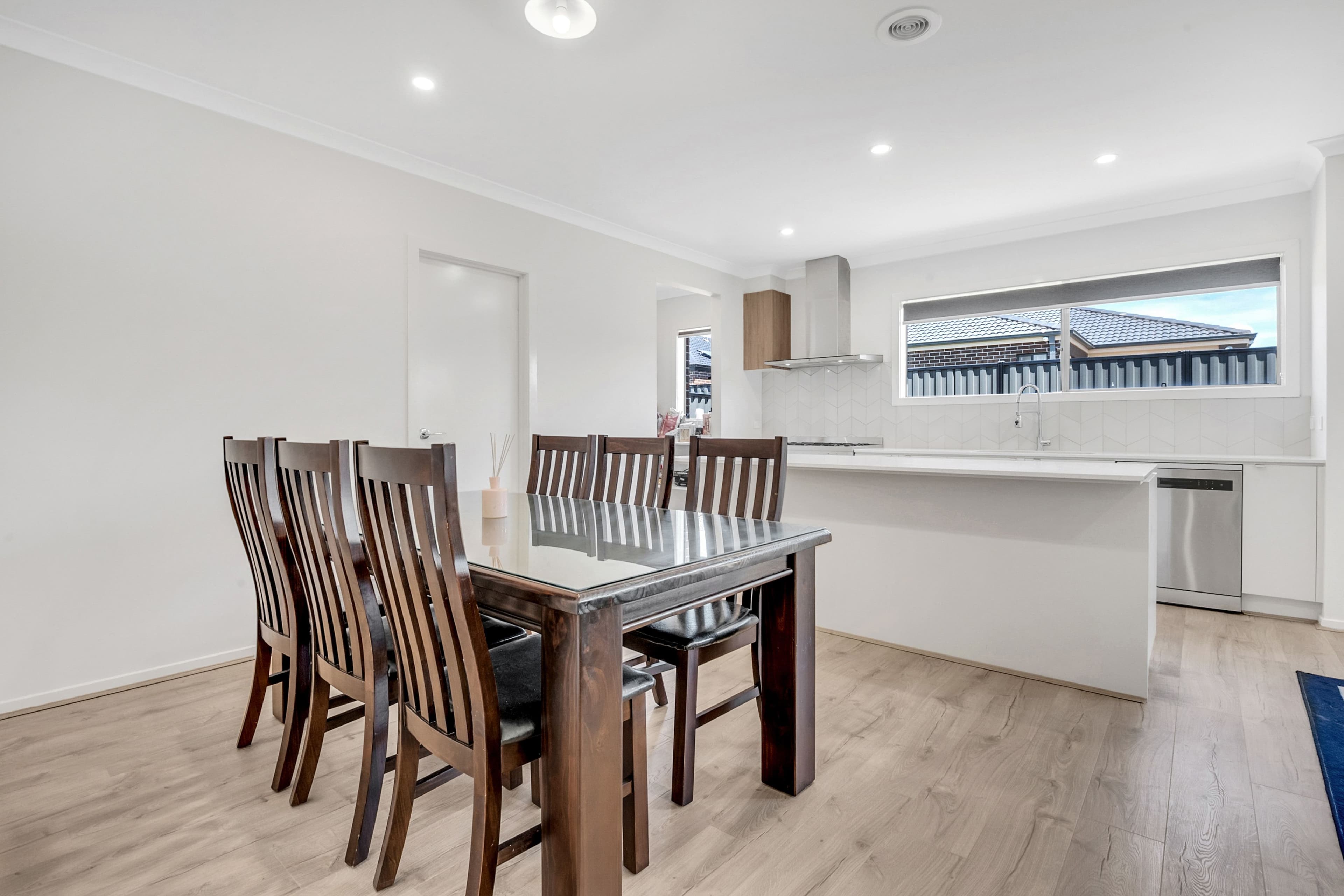 8 Hollyhock Road, Craigieburn VIC 3064, Craigieburn - Thumbnail 6