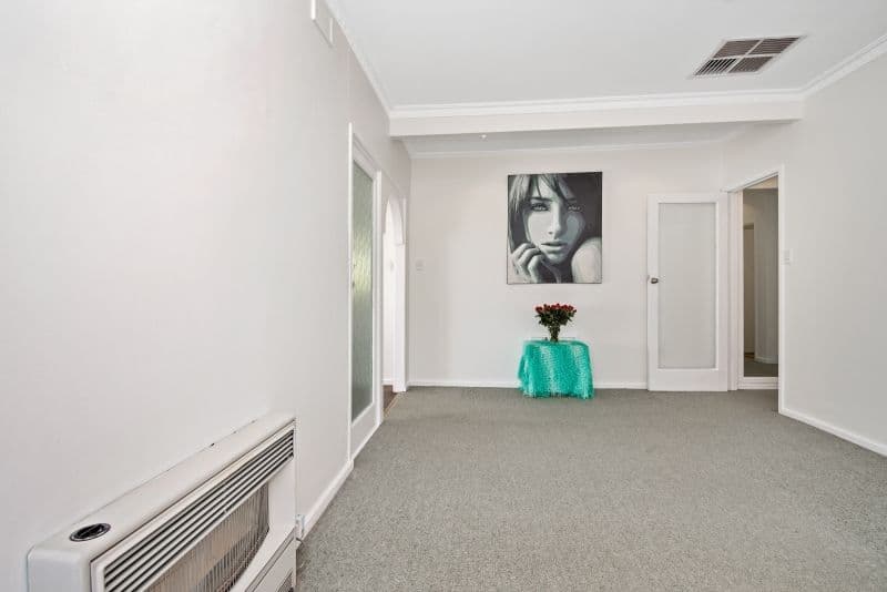 31 Padbury Road, Gilles Plains SA 5086, Gilles Plains - Thumbnail 4