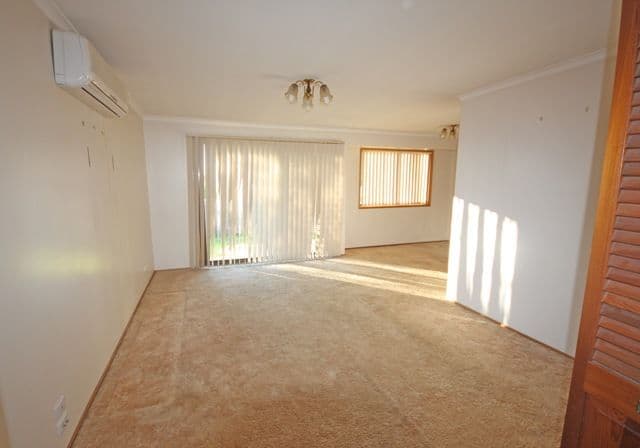 11 Salter Avenue, MINTO NSW 2566, Minto - Thumbnail 4