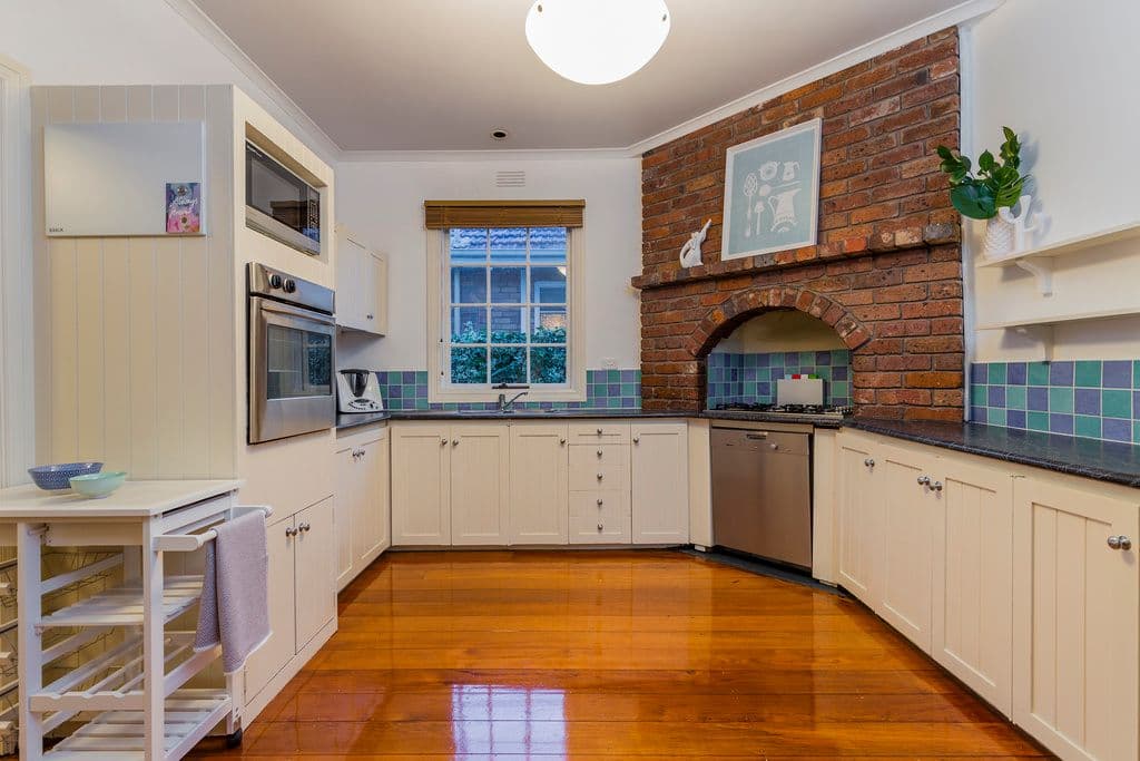 25 Sydenham Avenue, Manifold Heights VIC 3218, Manifold Heights - Thumbnail 2