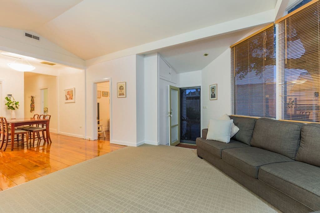 25 Sydenham Avenue, Manifold Heights VIC 3218, Manifold Heights - Thumbnail 3