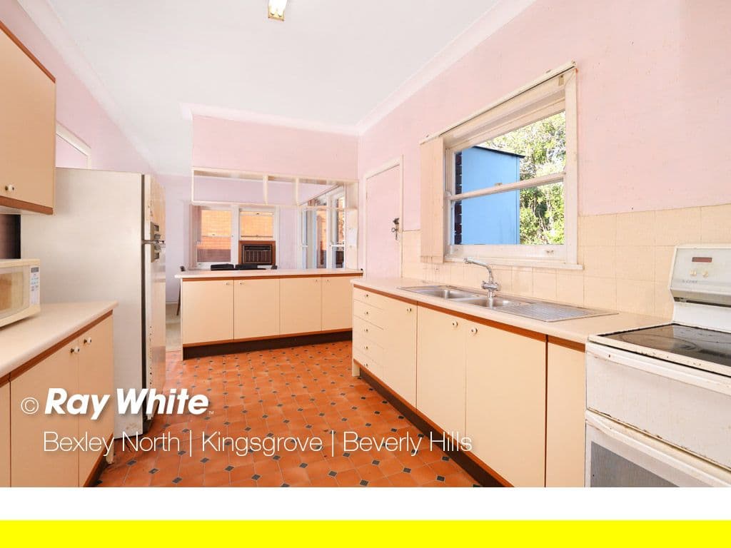 3 Rainbow Crescent, Kingsgrove - Thumbnail 3
