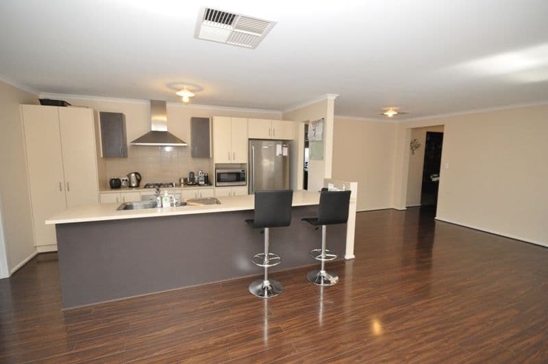 10 Chateau Avenue, ANDREWS FARM SA 5114, Andrews Farm - Image 1