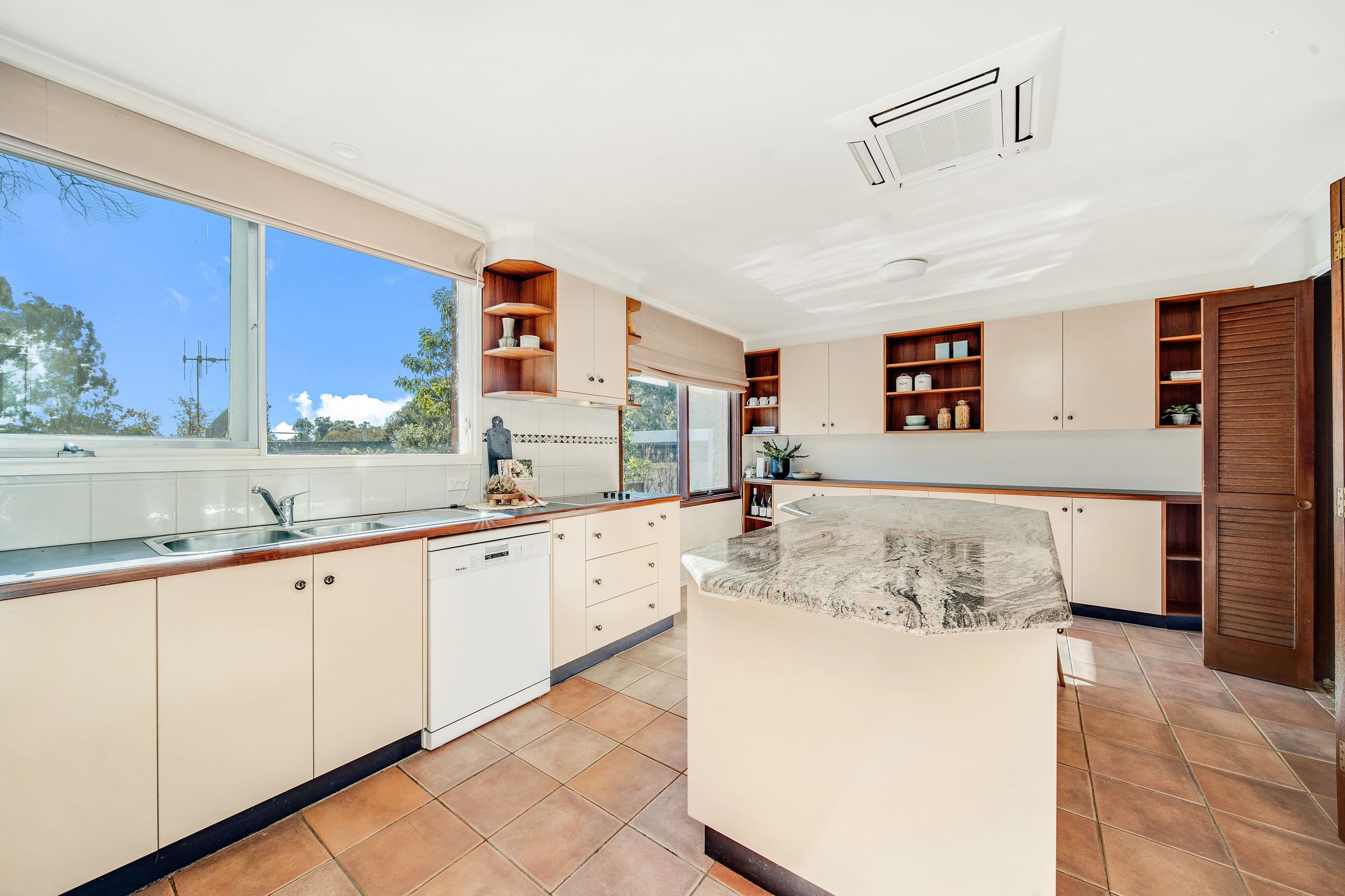 52 Bindaga Street, Aranda ACT 2614, Aranda - Thumbnail 6