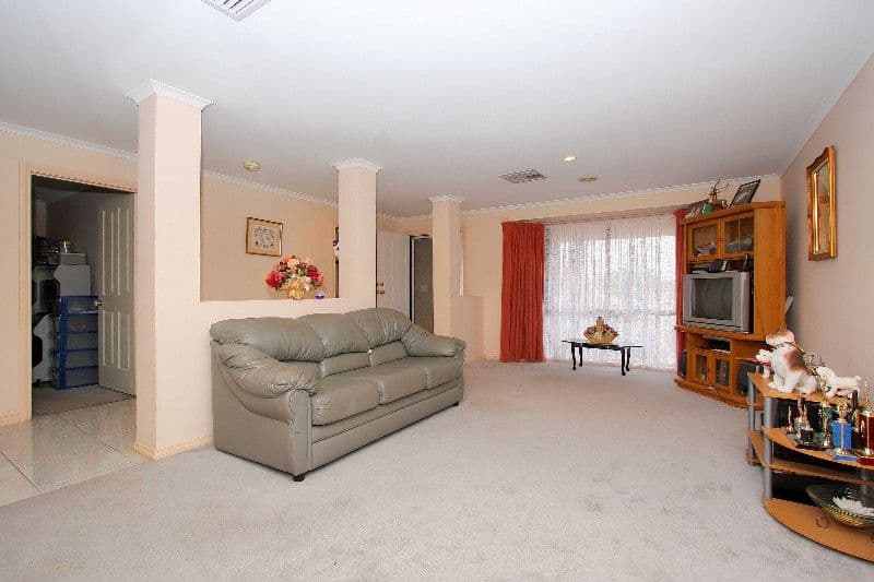 26 Salamander Drive, TAYLORS LAKES VIC 3038, Taylors Lakes - Thumbnail 4