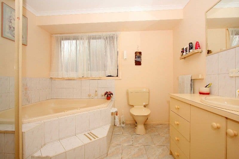 26 Salamander Drive, TAYLORS LAKES VIC 3038, Taylors Lakes - Thumbnail 7
