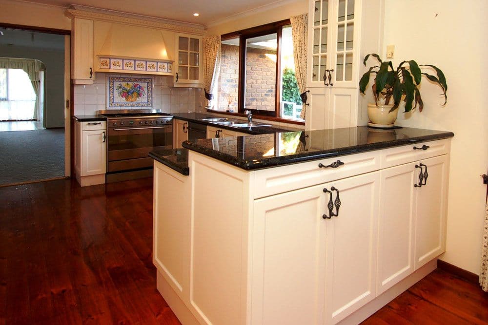 39 Elonera Avenue, GREENSBOROUGH VIC 3088, Greensborough - Thumbnail 3