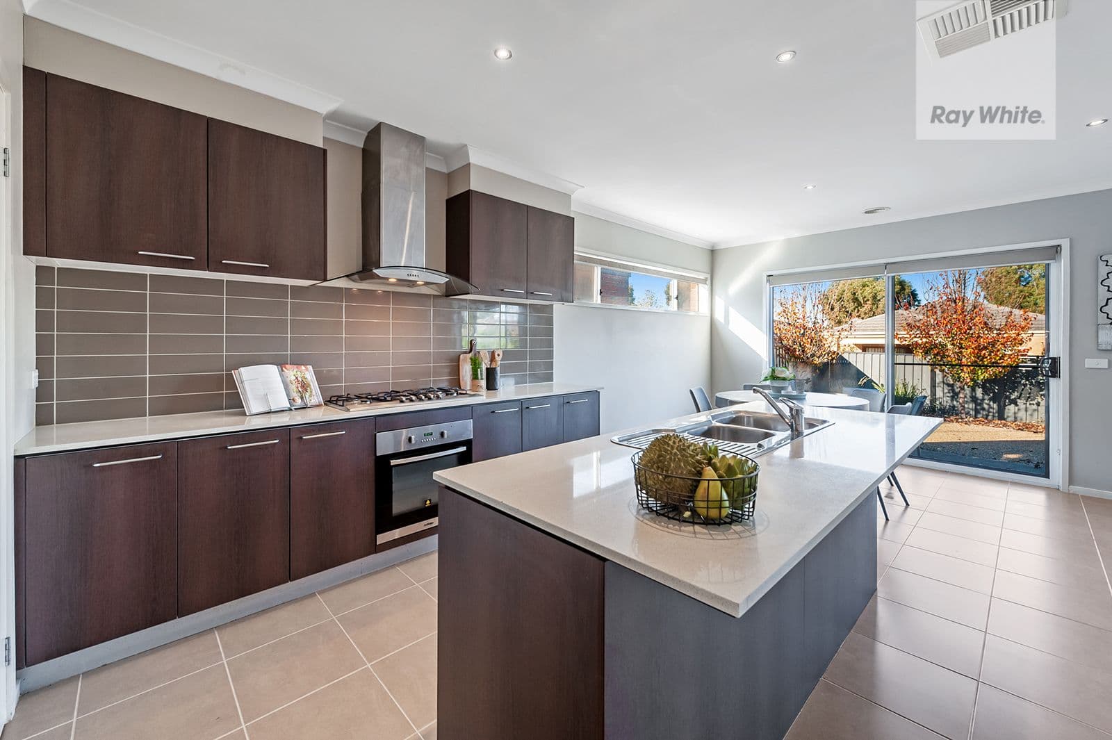 91 Charteris Drive, Craigieburn VIC 3064, Craigieburn - Thumbnail 3