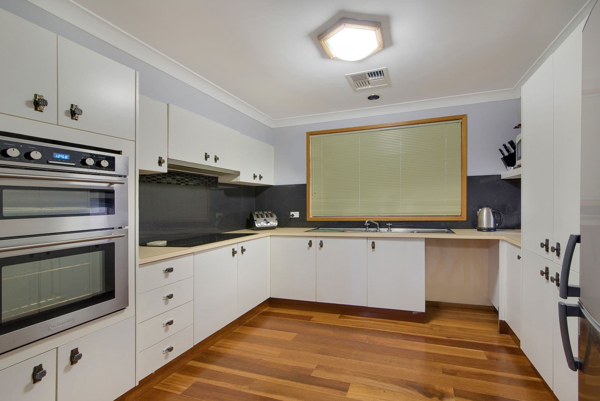 114 Trobriand Crescent, Glenfield - Thumbnail 2