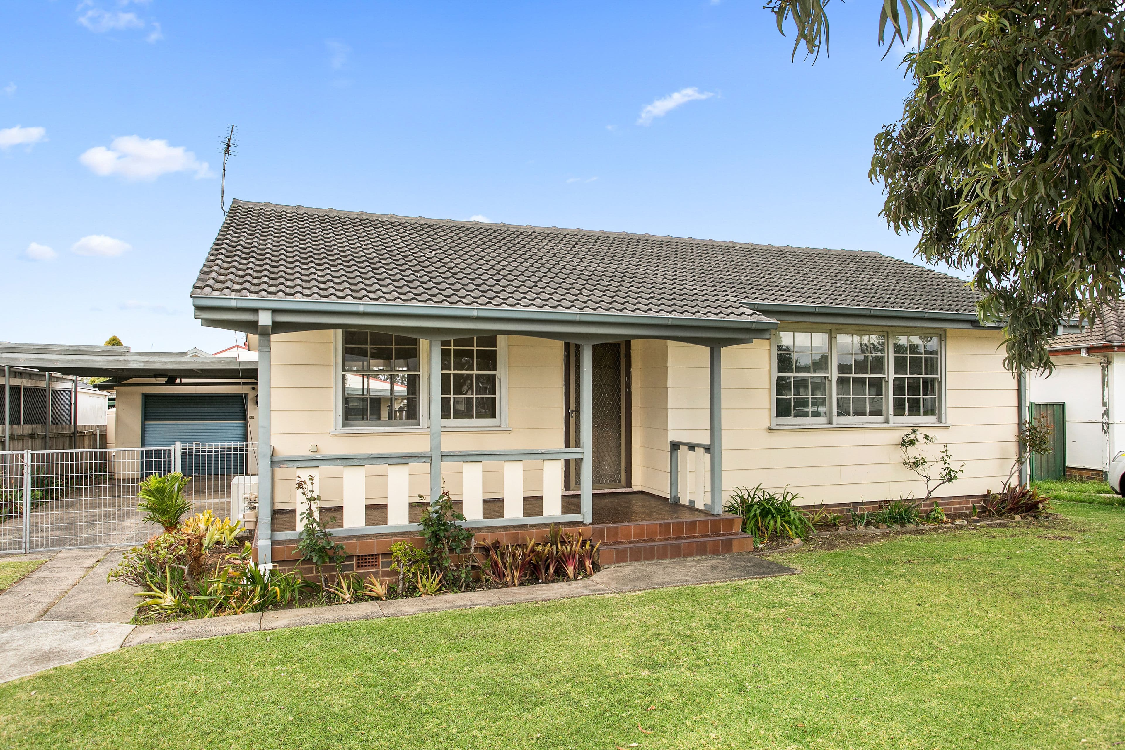 15 Leawarra Avenue, Barrack Heights NSW 2528, Barrack Heights - Image 1
