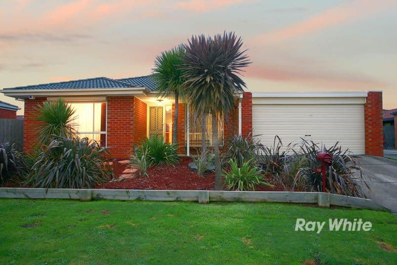 18 Jaye Place, CRANBOURNE VIC 3977, Cranbourne West - Thumbnail 2