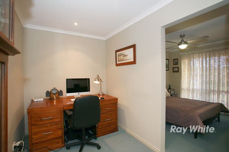 18 Jaye Place, CRANBOURNE VIC 3977, Cranbourne West - Thumbnail 6
