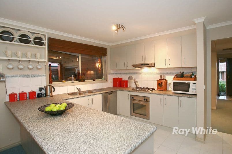 18 Jaye Place, CRANBOURNE VIC 3977, Cranbourne West - Thumbnail 8
