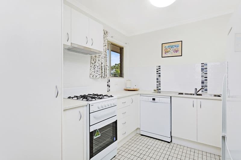 8 Barradine Street, Greenslopes QLD 4120, Greenslopes - Thumbnail 5