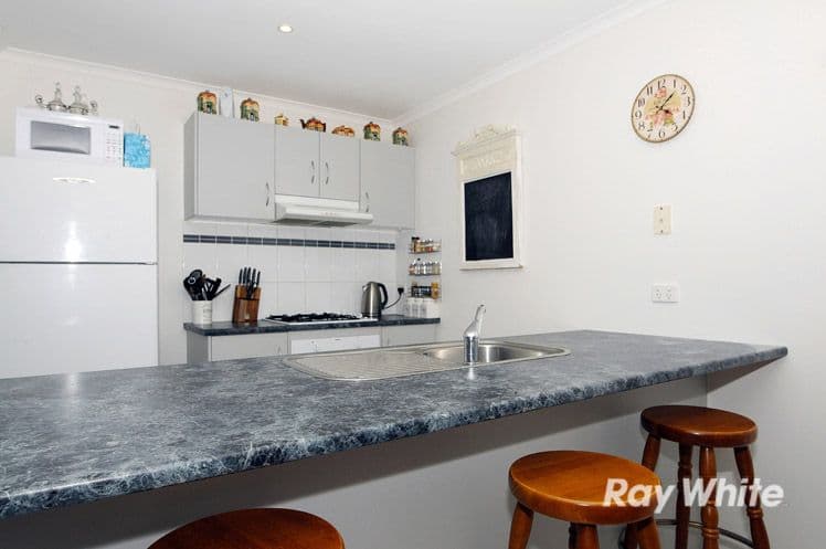 16 Tyndall Street, CRANBOURNE EAST VIC 3977, Cranbourne East - Thumbnail 3