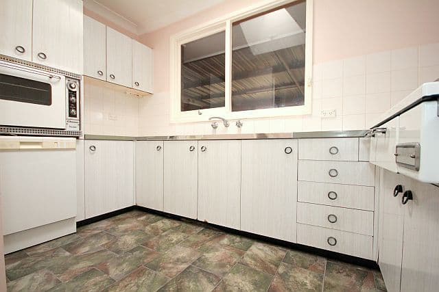 13 Sturt Avenue, GEORGES HALL NSW 2198, Georges Hall - Thumbnail 3