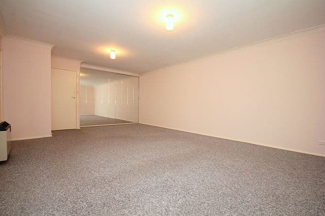 13 Sturt Avenue, GEORGES HALL NSW 2198, Georges Hall - Thumbnail 5