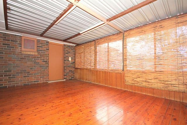 13 Sturt Avenue, GEORGES HALL NSW 2198, Georges Hall - Thumbnail 8