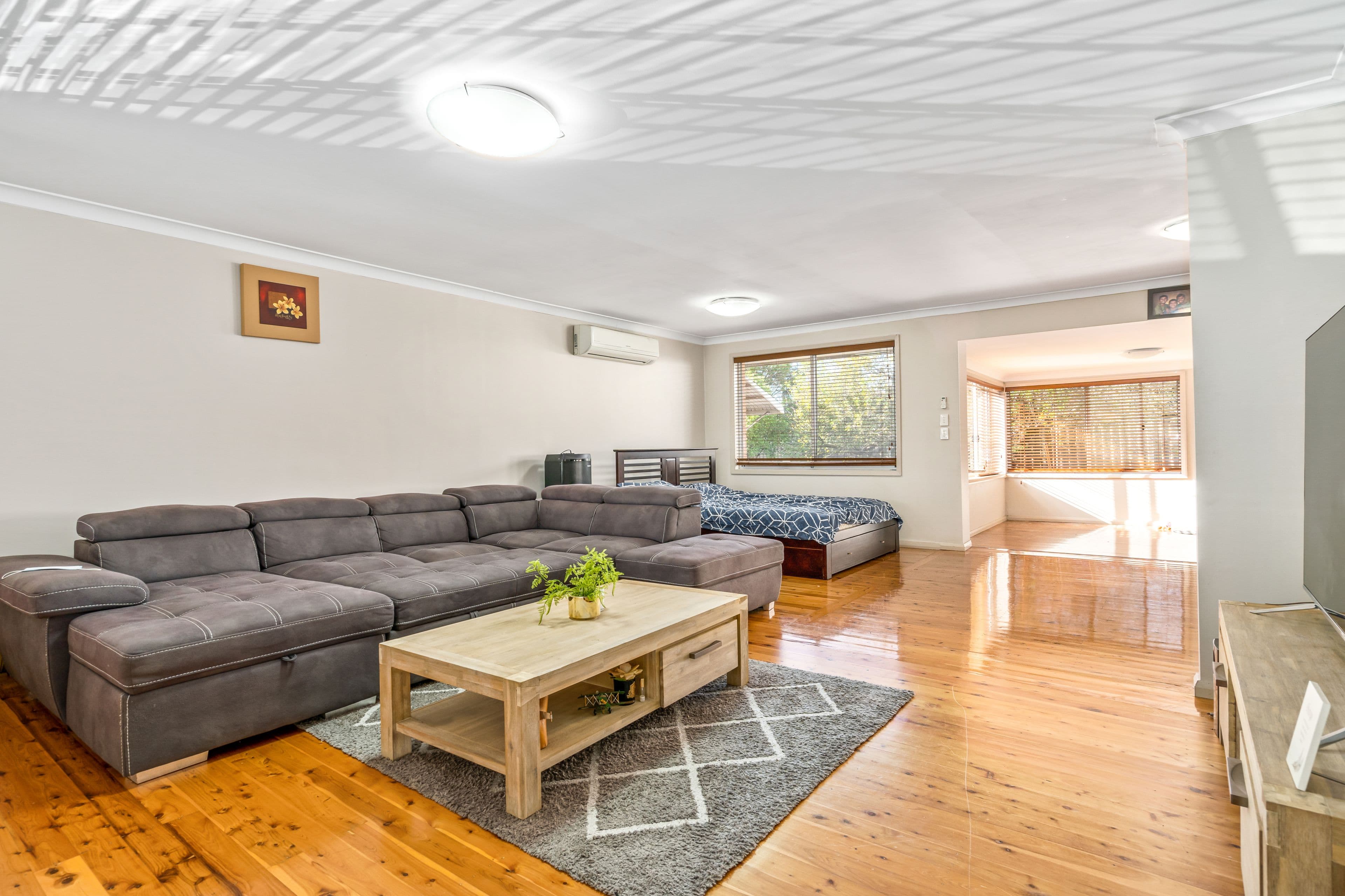90 De Meyrick Avenue, Lurnea NSW 2170, Lurnea - Thumbnail 2
