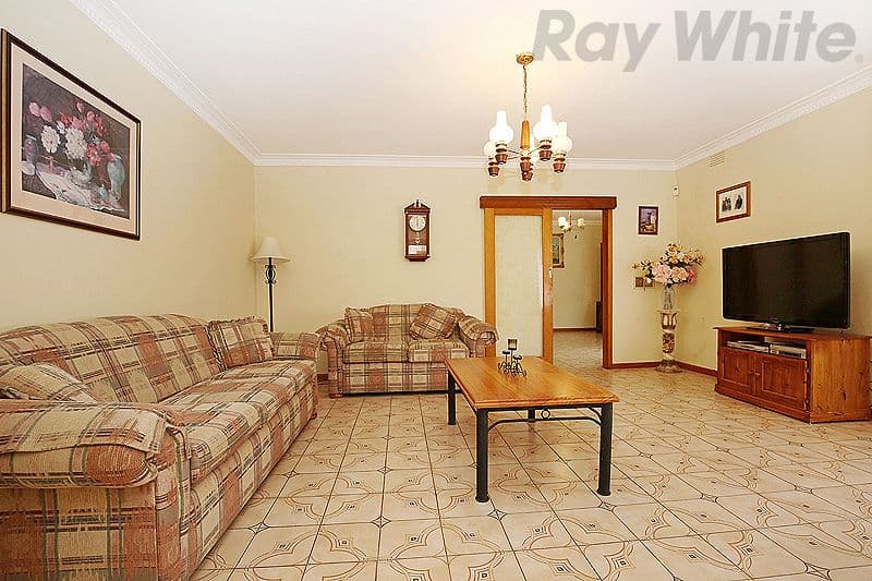 71 Huskisson Avenue, Lalor VIC 3075, Lalor - Thumbnail 3