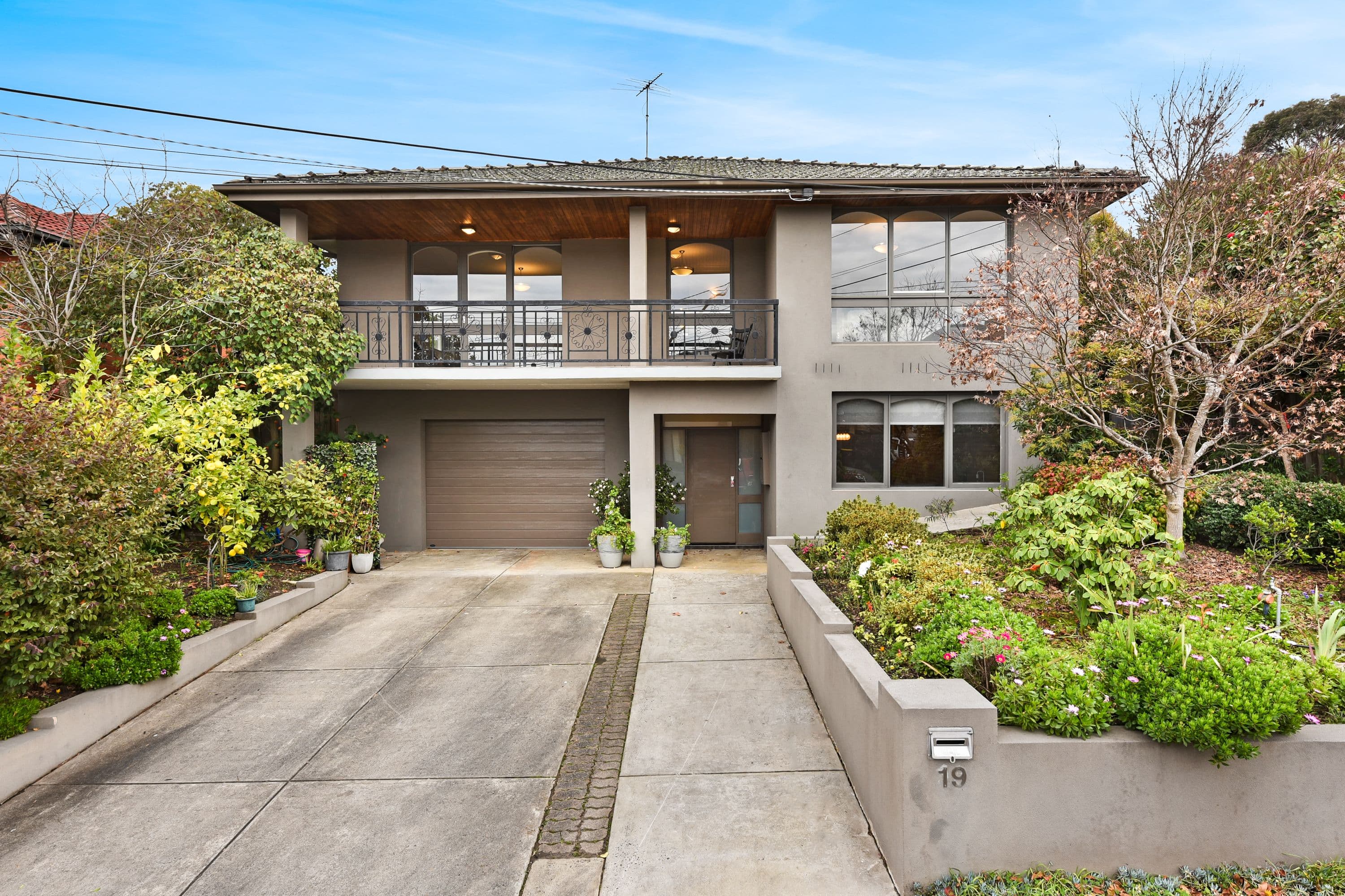 19 Curtis Avenue, Mount Waverley VIC 3149, Mount Waverley - Image 1