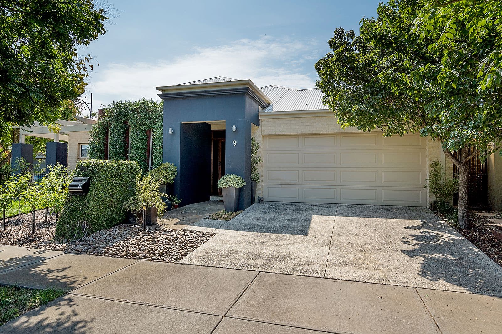 9 Coniston Place, Craigieburn VIC 3064, Craigieburn - Thumbnail 2