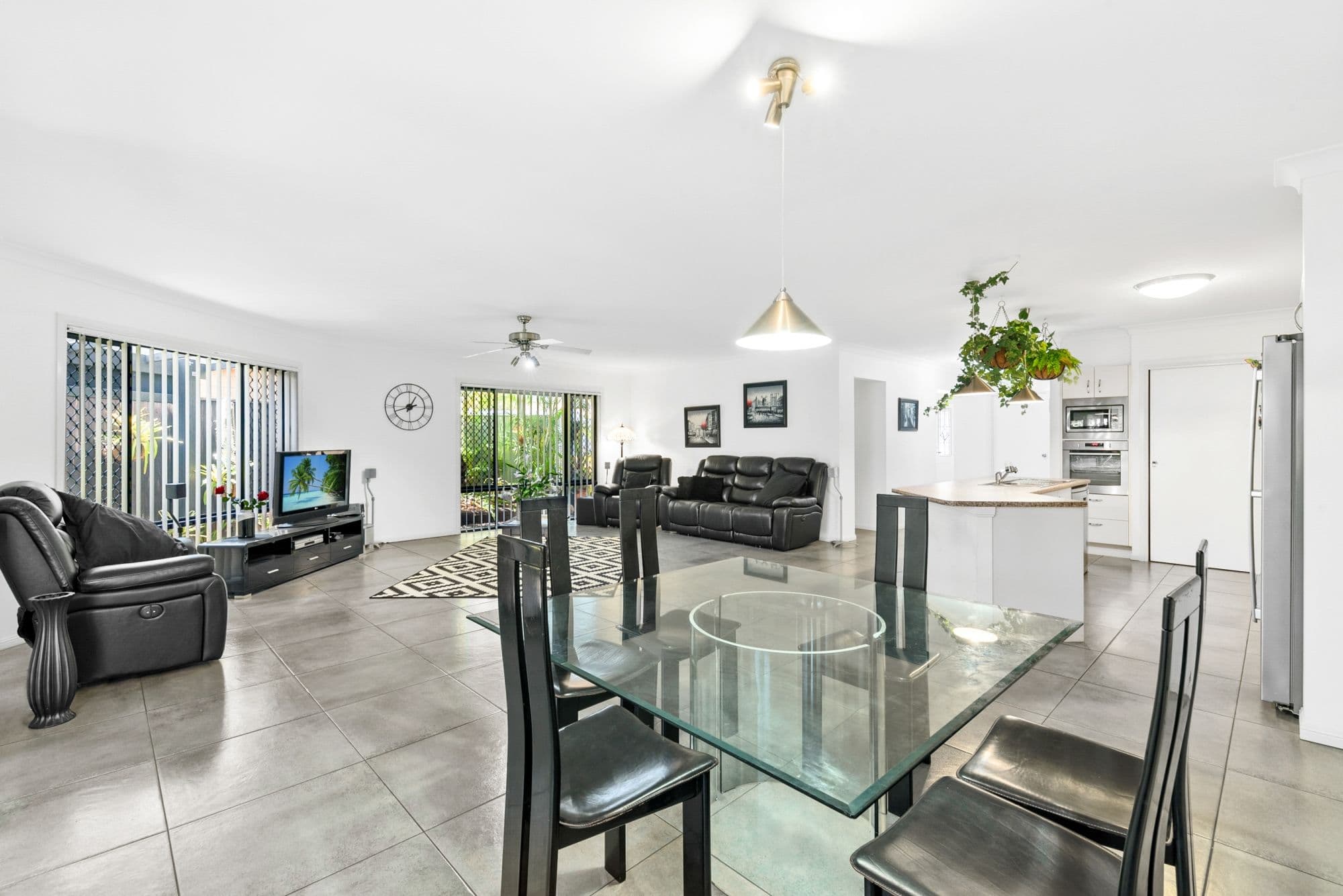 9 Madison Avenue, North Lakes QLD 4509, North Lakes - Thumbnail 4
