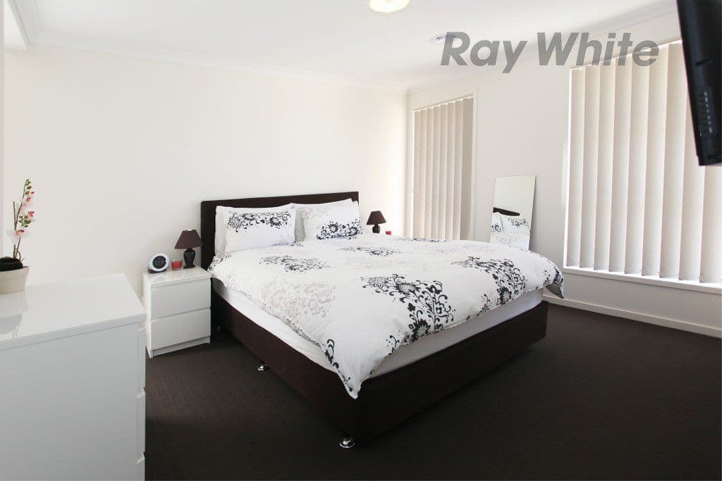 78 Tristania Drive, POINT COOK VIC 3030, Point Cook - Thumbnail 2