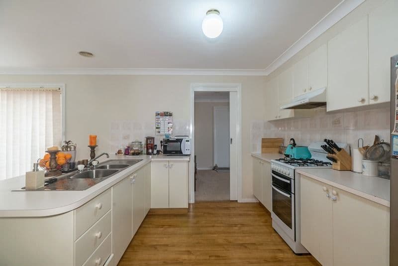 8 Rodd Place, Orange - Thumbnail 2