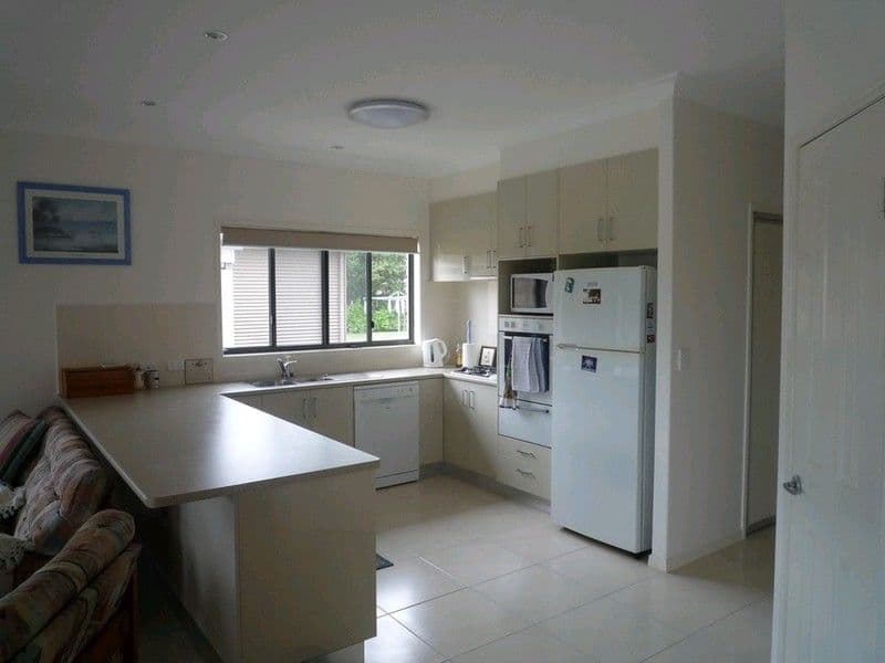 7 Grevillea Court, WOODGATE QLD 4660, Woodgate - Thumbnail 3