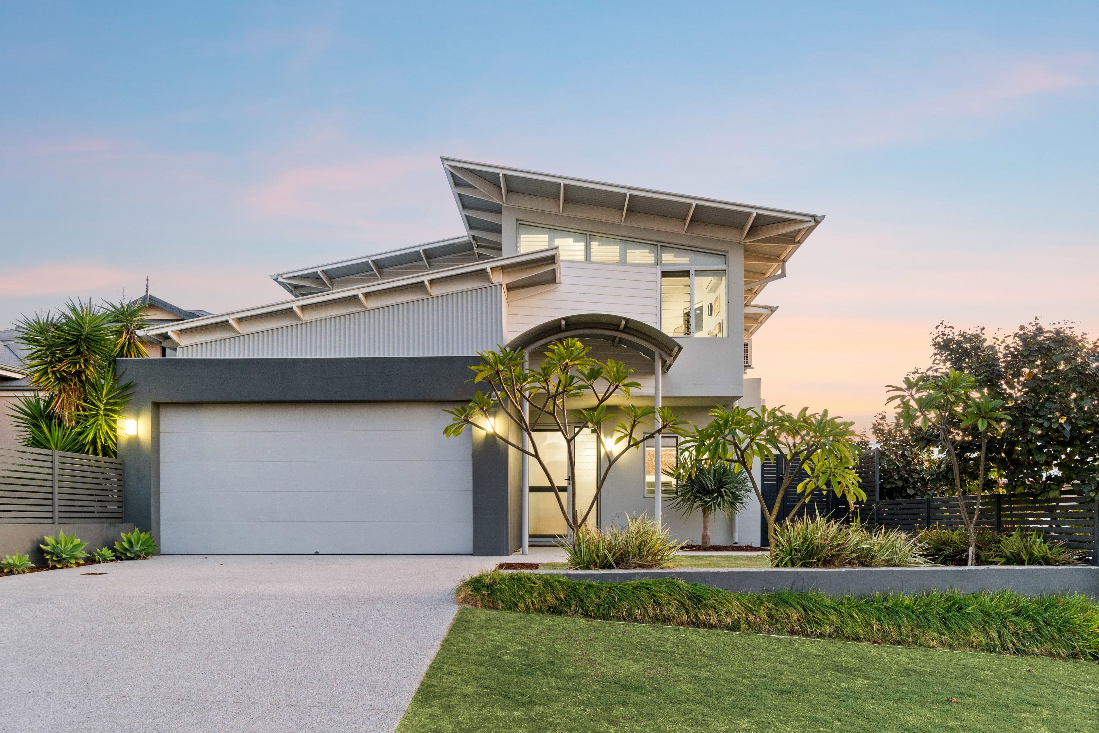 10 Frobisher Avenue, Sorrento WA 6020, Sorrento - Image 1