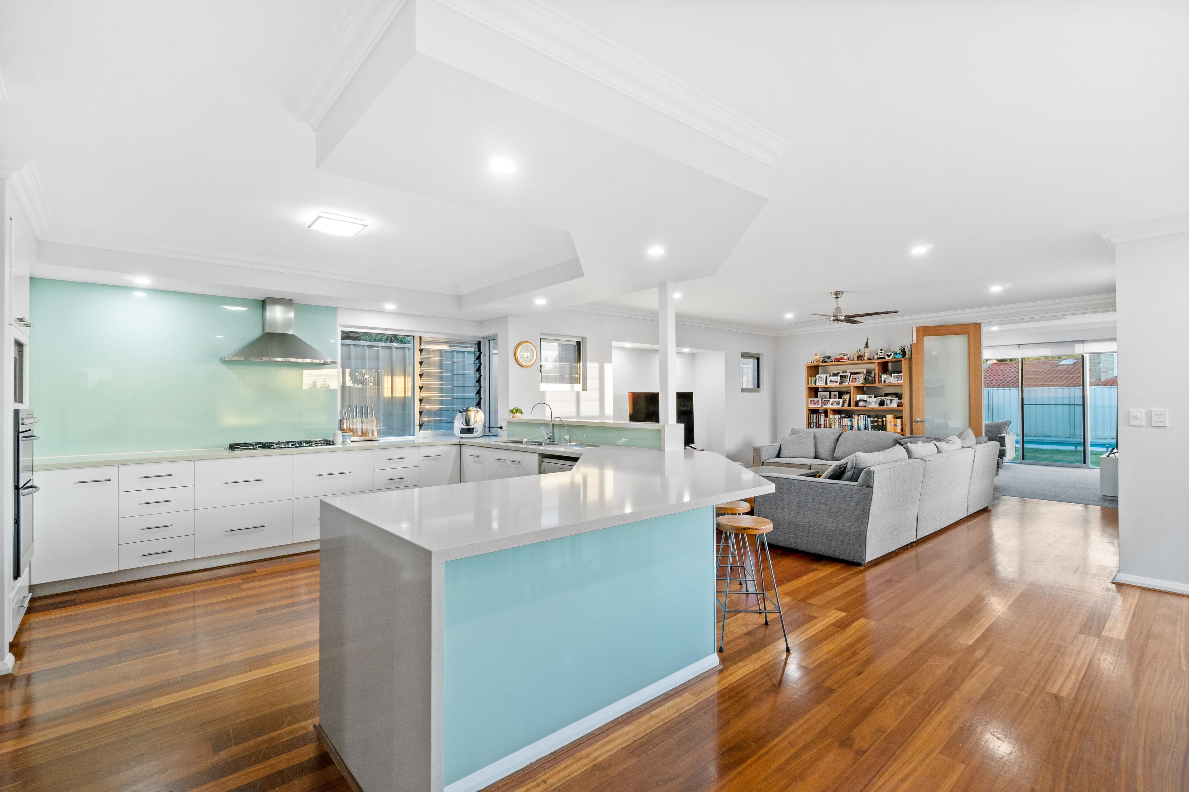 10 Frobisher Avenue, Sorrento WA 6020, Sorrento - Thumbnail 4