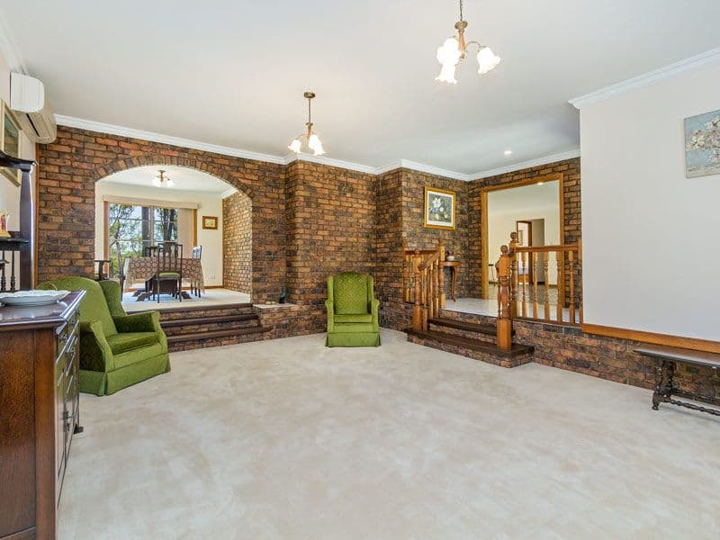 21 Peppermint Drive, CASHMERE QLD 4500, Cashmere - Thumbnail 3