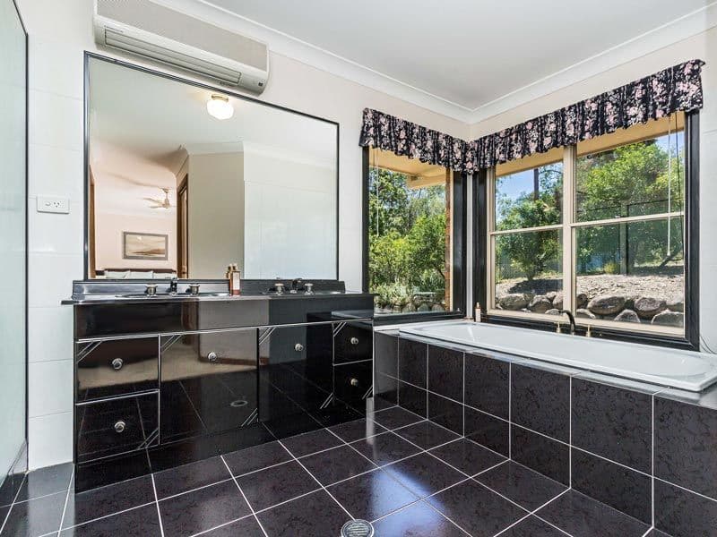 21 Peppermint Drive, CASHMERE QLD 4500, Cashmere - Thumbnail 7