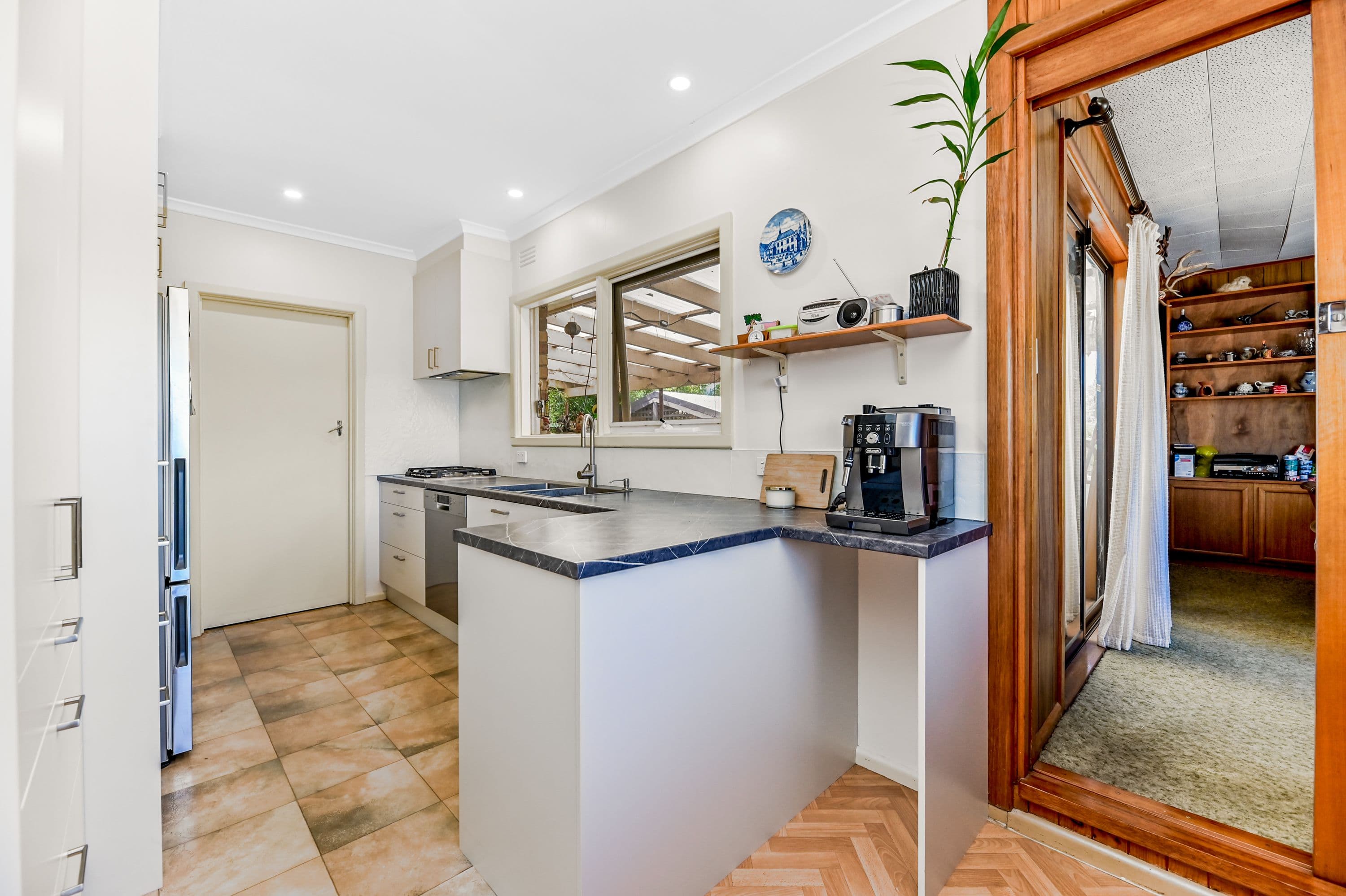 6 Stephensons Place, Mount Waverley VIC 3149, Mount Waverley - Thumbnail 3