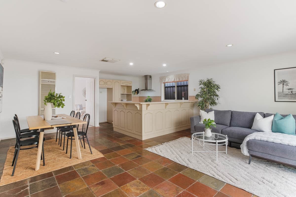14 Raleigh Lane, Seaford Rise - Thumbnail 2