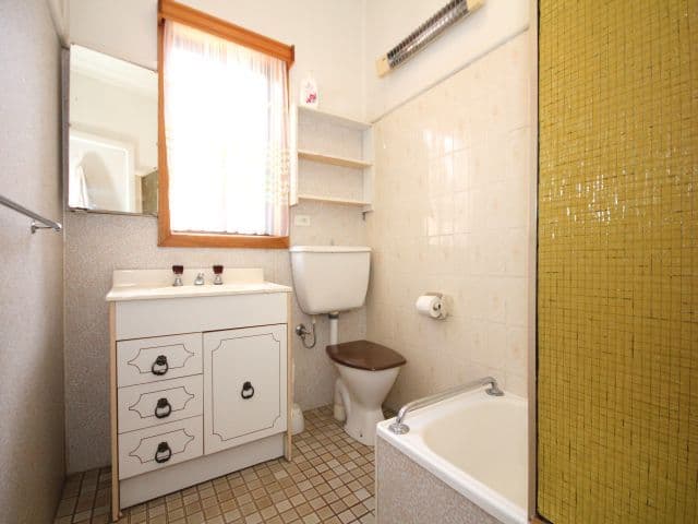 100 Cooper Road, BIRRONG NSW 2143, Birrong - Thumbnail 8