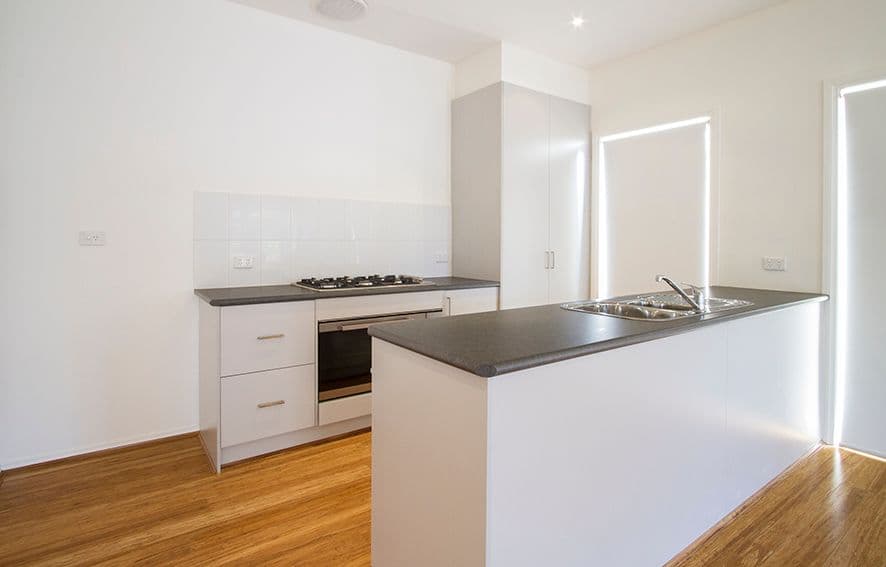 5 McKenzie Court, GREENSBOROUGH VIC 3088, Greensborough - Thumbnail 2